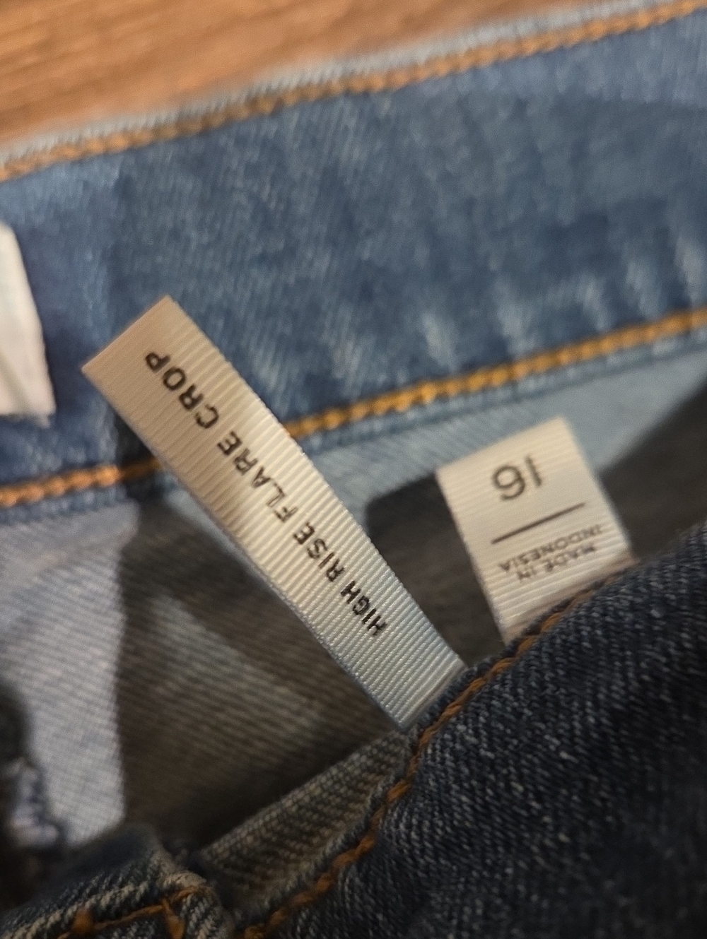 ❤️ ANN TAYLOR LOFT OUTLET HIGH RISE CROP FLARE JEANS, 16 (33) - Picture 5 of 9